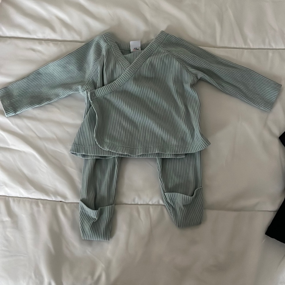 Baby girl clothe long sleeve for winter time great condition